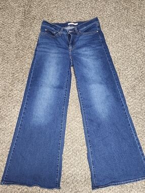 Wide Leg Women’s Jeans in Medium Blue